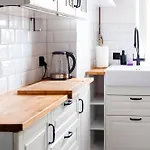 Sopot, 2 Bedrooms, 15 Min To The *